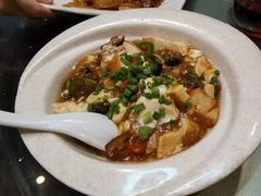 冬菇火腩焖山水豆腐-美极鲜食坊(宝安南路店)