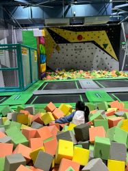 -反弹蹦床公园·亲子乐园·团建·派对(尚品奥莱店)