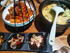-东来菜馆•手抓海鲜家常菜•海鲜锅贴(鸽子窝店)