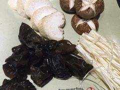 -羊家胡同·龙虾烧烤火锅(龙汇路店)