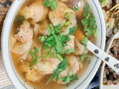 招牌野馄炖-老谢野馄饨(延安路店)