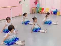 -艺熠舞蹈口才主持表演艺术中心(爱琴海校区)
