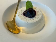 -MONICH牛排融合餐厅(和义大道购物中心店)