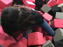 -嘿哟动霸CHUA·新潮玩运动娱乐中心·蹦床滑冰团建乐园
