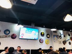 大堂-長壹旋转烤吧 农家鸡火锅