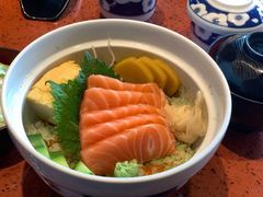 三文鱼盖饭-小山日本料理(兴业太古汇店)