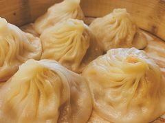 招牌蟹黄小笼包-弄堂咪道-饭香·面香·馄饨香(汇锦广场店)