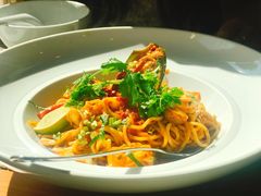 -Chom Cafe and Restaurant