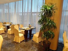 -凤冠假日酒店自助餐