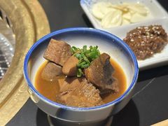 -山川小町·极番烧肉(新地假日广场店)