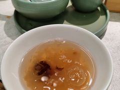 银耳汤-鲜潭蒸汽石锅鱼(五道口购物中心店)