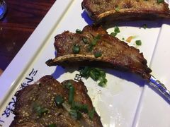 苏尼特金质烤羊排-三个蒙古大叔羊肉串(大宁店)