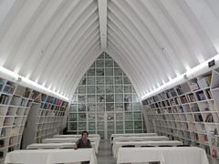 -钟书阁(松江泰晤士小镇店)