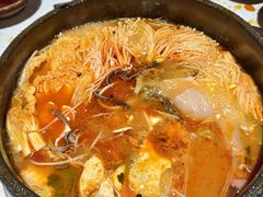 -贵府酸汤牛肉火锅·贵州老字号(飞山街店)
