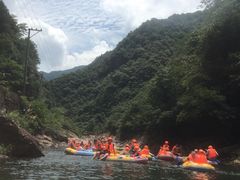 -安吉龙王山峡谷漂流