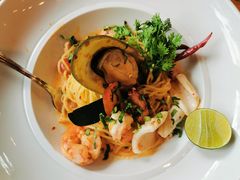 -Chom Cafe and Restaurant