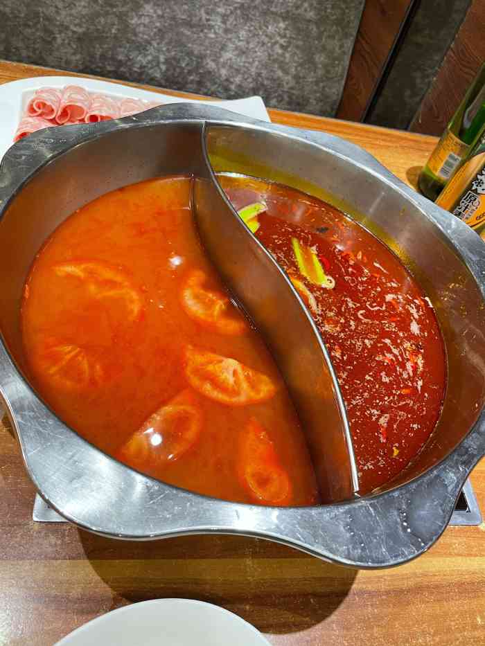 德龙火锅(河梁街店)-"飘雪的天气午间与朋友来到德龙火锅河梁街店.