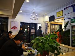 大堂-八两八金·莱芜特色炒鸡(市南漳浦路店)