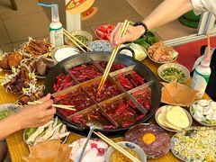 -渝嘴小老弟老火锅(华新村店)