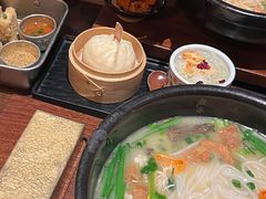 -银米·云南传统过桥米线(双廊黑金冠店)