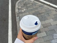 拿铁-瑞幸咖啡(万科红立方大厦店)