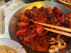 -巴厘龙虾·榜首油焖大虾(音乐学院·沿江酒馆店)