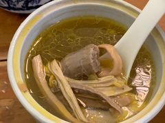 墨鱼炖鸡-玉滋補