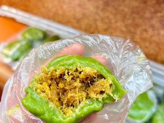咸蛋黄肉松青团-光明邨大酒家(淮海路店)