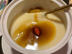 焦糖豆腐花-海派悦庭·海胆烧麦·新融合菜(凯德广场店)