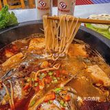 来杭州一定要吃的螺蛳粉鱼头🐟火锅、真的太上头‼️ 