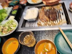 -臻牛烤肉