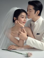 -雪中彩影婚纱摄影·微光艺术中心