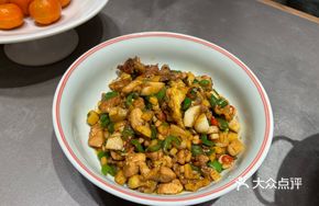 Xiu Lin Stir-Fried Chicken