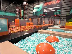 -极限PLAY运动娱乐新世界·团建派对潮玩休闲馆·室内蹦极高空游乐园