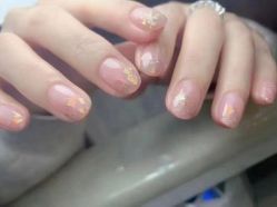 -悦指间美甲美睫