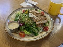 照烧鸡肉配牛油果拉法沙拉-HELLO 27 意面·沙拉·帕尼尼