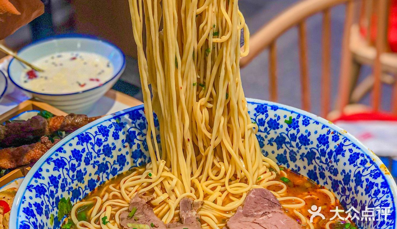 快带你脸大的闺蜜去吃🍜 绝对显脸小哈哈