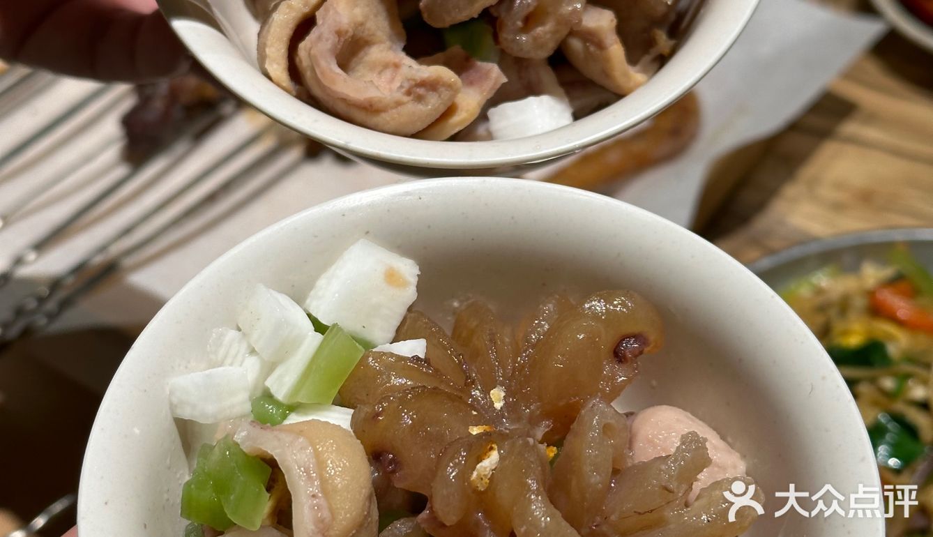文安路上新开的一家雄性食物研究中心！套餐全是硬货！