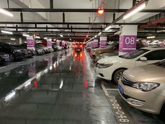 -虹桥火车站-停车场