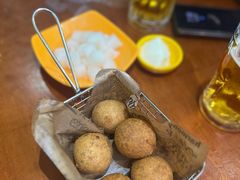 -BHC炸鸡(明洞总店)