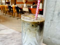 竹炭冰奶咖-The Rug Cafe(王府中环店)