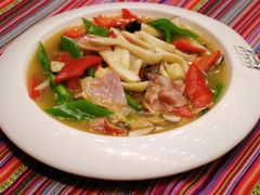 -香巴拉云南餐厅(华莱坞店)