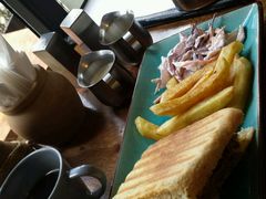 -蓝壁虎咖啡酒馆