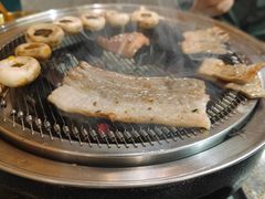 -围炉肉舍•炭烤活鳗•丹东海鲜烤肉(步行街店)