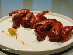 玻璃皮润烧乳鸽-北京厨房(西安SKP店)