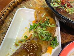 -爆炸头阿姨小四川正宗川味小吃(无任何分店)