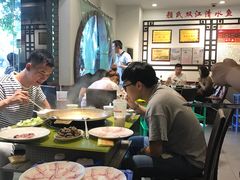 -颜氏双江清水鱼一养身火锅(磁器口店)