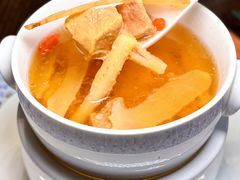 -虹潮荟·餐桌上的美食地理(太阳宫店)