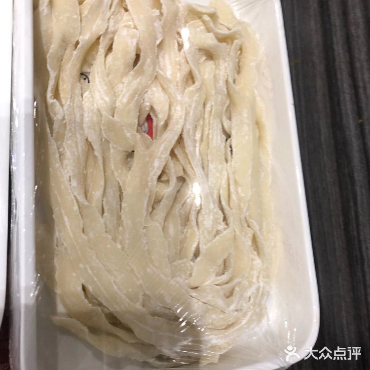 冷冻柜里存货很多。感觉想吃火锅