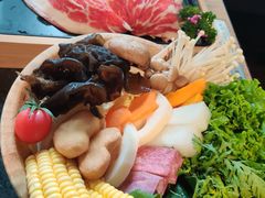 -湊湊火锅·茶憩(南京东路悦荟店)